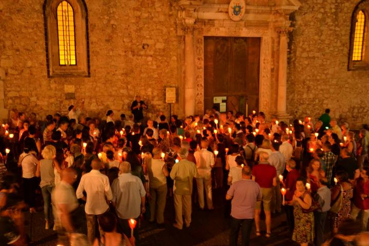 fiaccolata per padre sinitò 18 08 14 tre