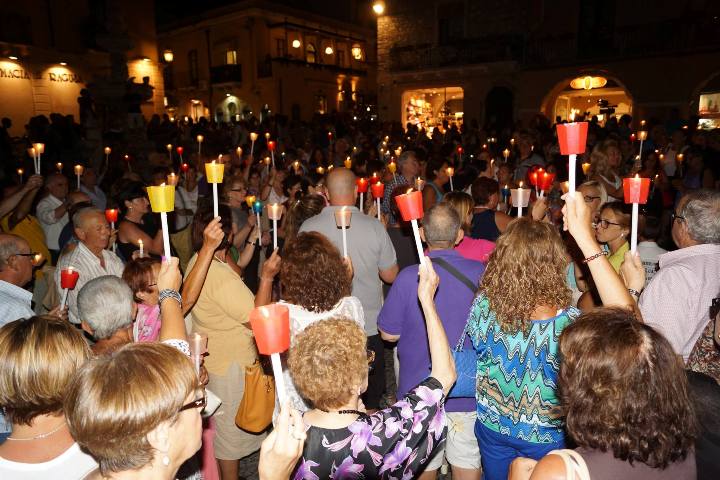 fiaccolata per padre sinitò 18 08 14 uno