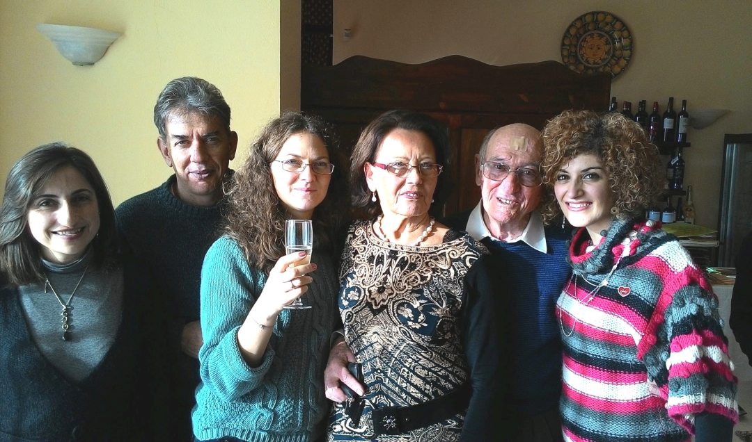 mario ragusa e annerose czimczik in una foto di gruppo 08 01 15