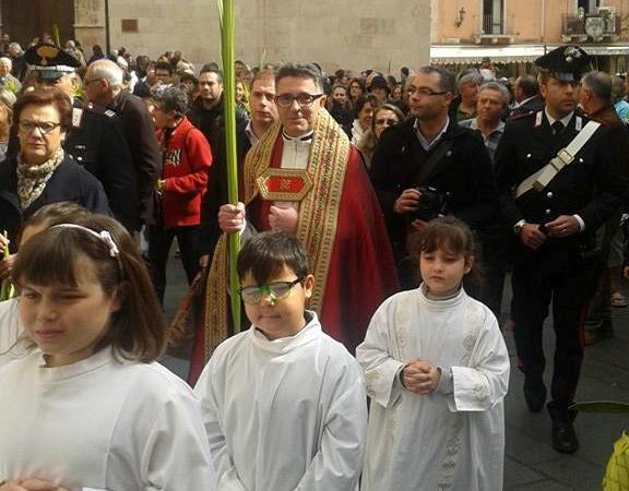 padre lupò durante la processione delle palme 31 03 15