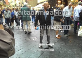 Taormina. Ore 13.30. Tentata rapina a gioielleria. Uno dei rapinatori perde la pistola durante la fuga