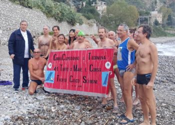 Taormina. “Tuffo a mare e corsa di Capodanno” nel segno di Chico Scimone