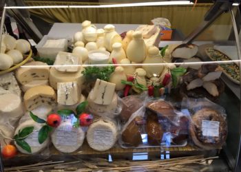 Taormina. “La Bottega del Formaggio” festeggia il primo compleanno