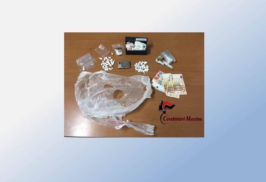 La droga sequestrata dai Cc di Taormina
