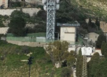 Castelmola. Cundari: “L’antenna telefonica che si trova nei pressi del cimitero va tolta immediatamente”. Il sindaco: “Già fatto per il 75%”