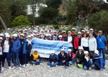 Taormina. Studenti dell’Istituto comprensivo 1 in visita alla Riserva naturale Isolabella