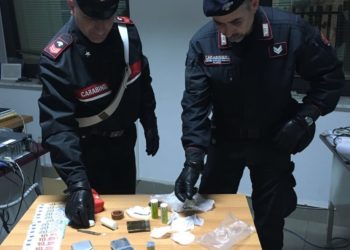 Tre arresti dei carabinieri della Compagnia di Taormina. A Furci vigile urbano aggredito: per lui lesioni al setto nasale
