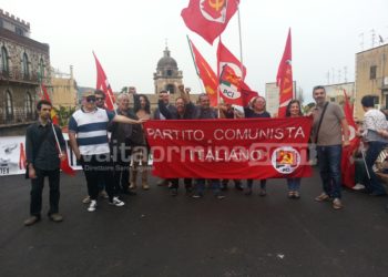 Taormina. Piazza S. Pancrazio: circa 30 manifestanti per dire no al G7