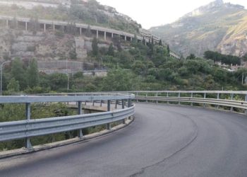 Taormina. Via Garipoli riaperta in entrambi i sensi di marcia