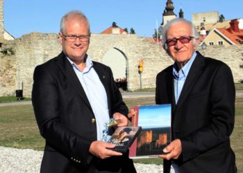 Giardini. Gemellaggio con Visby (capitale dell’isola svedese di Gotland): il maestro Buda in missione