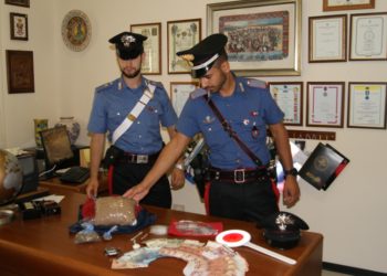 Taormina e dintorni. Tre arresti dei carabinieri: detenzione abusiva di armi, droga ed evasione dai domiciliari