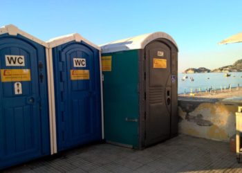 Letojanni. “Ferragosto pulito”: bagni ecologici sul lungomare