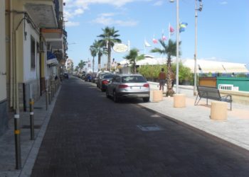 Letojanni. Isola pedonale: stop anticipato. Da lunedì 28/8 lungomare riaperto h24 al transito veicolare