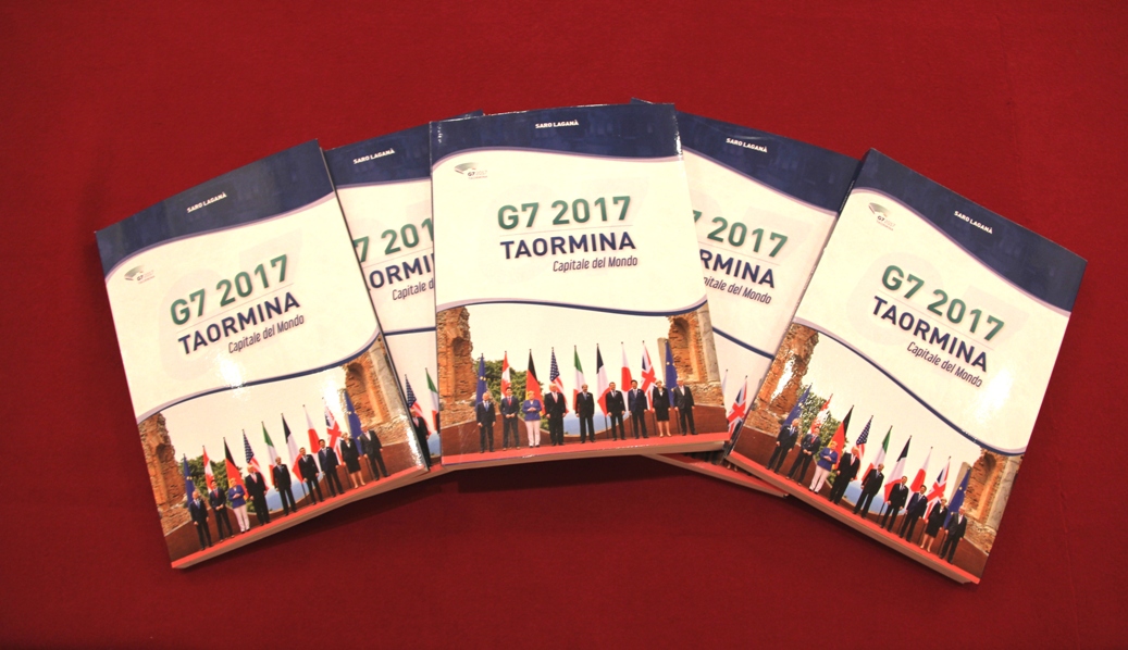 Alcune copie del libro "G7 2017 Taormina Capitale del Mondo"