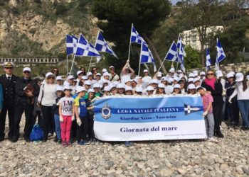 Taormina. “Giornata del mare”: oltre 200 studenti all’Isolabella