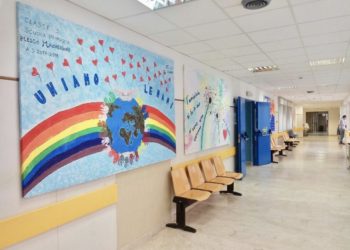 Taormina. “Bandiere di vita, il valore dell’essere”: quando l’arte è cura dell’anima