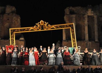 Taormina. Teatro Antico: sold out e pubblico in estasi per “La Traviata” di Giuseppe Verdi