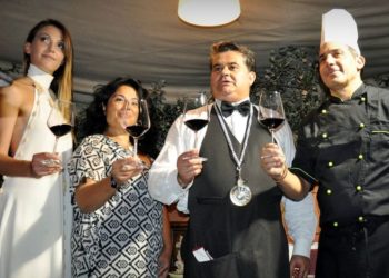 Giardini. Ristorante “Spizzicannu”: serata tra gusto e moda. Soddisfatti lo chef Parisi e il sommelier Raciti