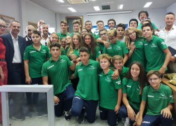 Giardini. Il presidente del Consiglio comunale, Danilo Bevacqua, premia le “Eccellenze 2018”