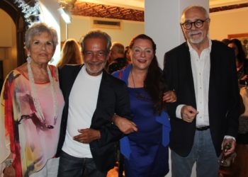 Taormina. “La storia, la luce, i colori, l’Etna”: successo di pubblico alla serata inaugurale in memoria dell’artista Giuseppe Cuscona