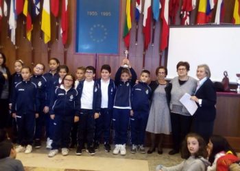 Taormina. Calendario Unicef 2019, i bambini della quinta classe di Mazzeo terzi classificati