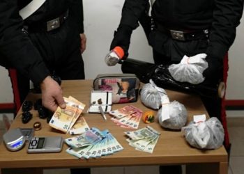 Taormina e Giardini. Un 22enne e un minorenne arrestati dai Cc per detenzione di marijuana
