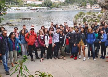 Taormina. Isolabella: studenti “Erasmus+” a lezione di geologia e biologia marina