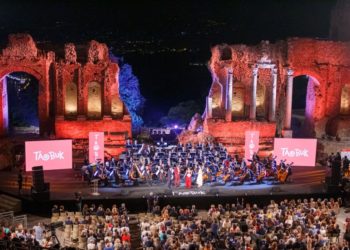 Taormina. Taobuk supera la prova del nove: al Teatro Antico grande serata di letteratura, musica e cinema