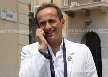 Uccio De Santis: il 12 luglio (ore 21.30) ospite a “La sai l’ultima?” su Canale 5, il 17 luglio show a Letojanni