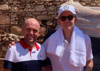 Taormina Sporting club. Bernard Arnault (proprietario di LVMH): tradizionale partita a tennis con il maestro Mario Quattrocchi