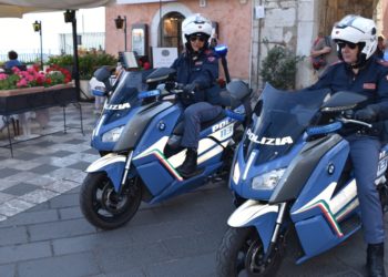 Taormina. Stalking e aggressioni (anche con candeggina) alla vicina di casa: due coniugi arrestati dalla Polizia