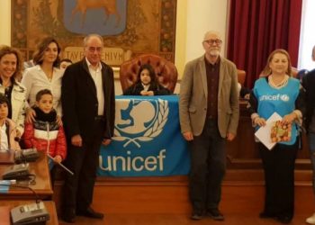 “Go Blue” 2019: anche Taormina si illumina per i diritti dei bambini