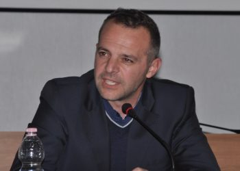 Giardini. Bevacqua: “No alla plastica, in arrivo 740 borracce in alluminio per gli alunni della scuola dell’obbligo”