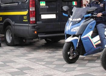 Taormina. Servizi antidroga di Polizia e Guardia di Finanza. Blitz anche nei locali della movida