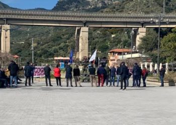 Letojanni. Frana sull’A18, flop (e polemiche) alla manifestazione organizzata dal meetup “Giardini Naxos in Movimento”