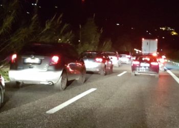 A18. Ore 17.50. Mezzo pesante in panne, traffico bloccato tra Giardini e Taormina