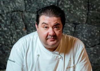 Pasqua a Taormina. Il sindaco: “Lo chef stellato Mantarro preparerà 600 porzioni di pasta al forno per le famiglie bisognose”