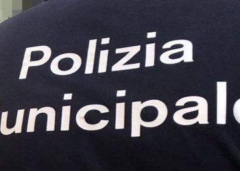 Coronavirus. Giardini. In giro anzichè in isolamento domiciliare, una persona denunciata dalla Polizia municipale
