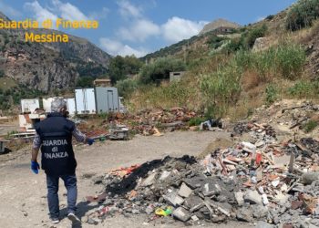 La Guardia di Finanza sequestra due discariche abusive a Letojanni e a Pagliara