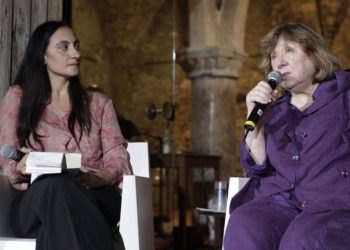Taormina. Taobuk: standing ovation per Svetlana Aleksievič in dialogo con Viviana Mazza