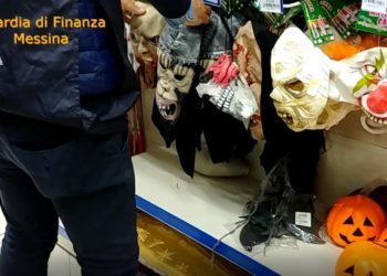 La GdF di Taormina sequestra migliaia di prodotti (privi dei requisiti di conformità) in un negozio gestito da cinesi a S. Teresa