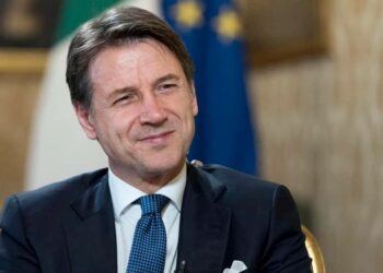 Conte risponde a Tommaso (5 anni): “Babbo Natale porterà doni a tutti i bimbi del mondo, ha un’autocertificazione internazionale”