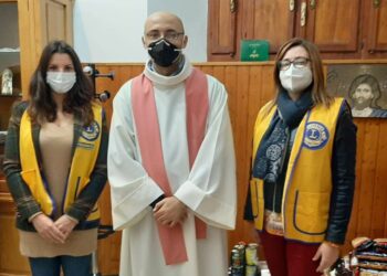 Letojanni. Raccolta alimentare, la comunità parrocchiale risponde in massa all’appello del parroco