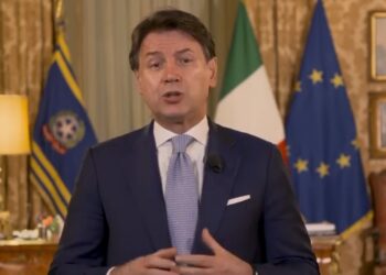 Ipotesi “zona rossa nei festivi e prefestivi dal 24 dicembre al 6 gennaio, arancione nei feriali”