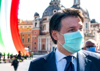 Conte: “L’Italia deve rialzarsi in fretta e mettersi alle spalle la pandemia”