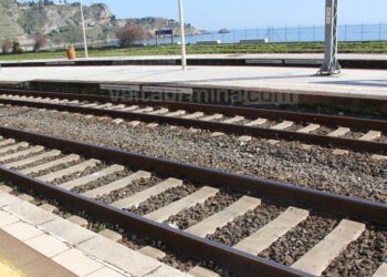 Taormina. Il sindaco: “Stazione Fs sotterranea, collegata al parcheggio Lumbi con tapis roulant e ascensori”