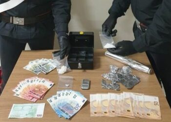 Deteneva cocaina e crack a casa, i carabinieri di Taormina arrestano un 33enne di Furci