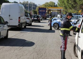 Ubriaco in A18. La Polizia stradale di Giardini denuncia automobilista. Patente ritirata e auto sottoposta a sequestro