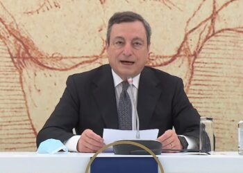 Draghi: “Dalla seconda metà di maggio pass per viaggi in Italia”