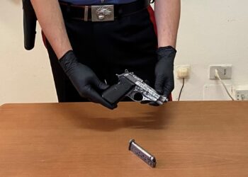 I carabinieri di Taormina arrestano un 46enne che nascondeva una pistola con matricola abrasa a Motta Camastra